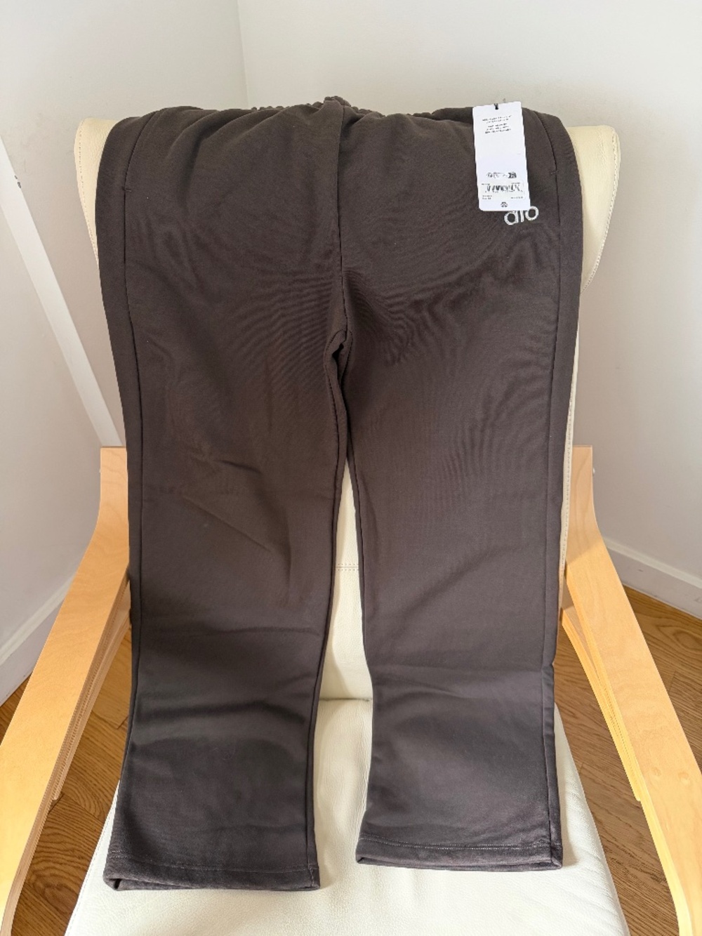 NWT Alo Yoga Accolade Straight Leg Sweatpant Espresso Size XS